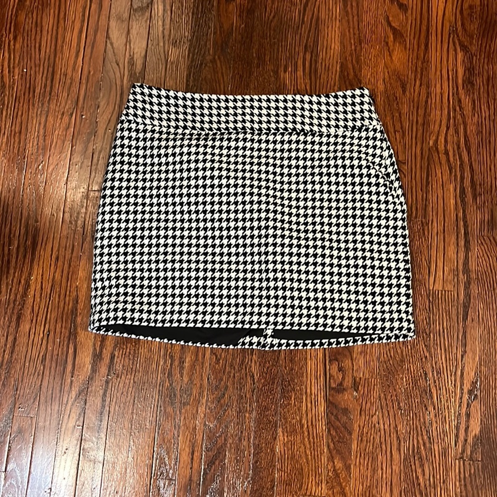 The limited vintage 10 houndstooth skirt EUC